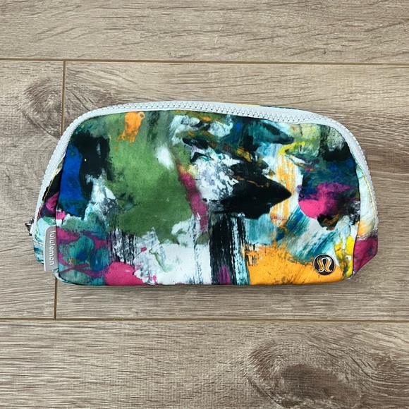 Lululemon Everywhere Belt Bag White multi LAST ONE - Picture 5 of 6